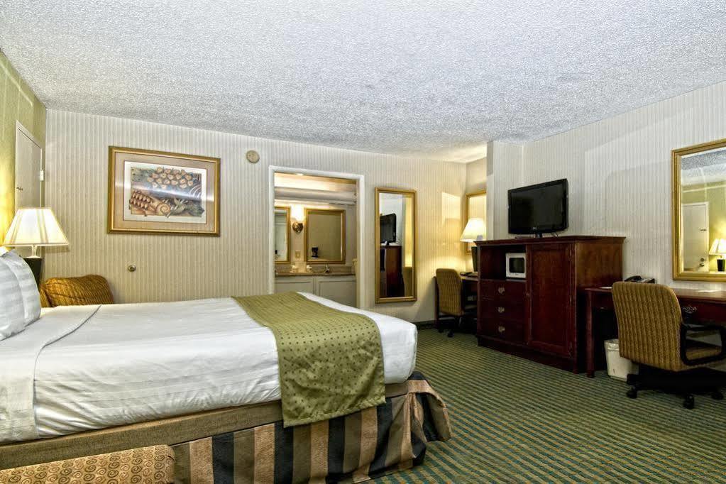 Clarion Inn Fredericksburg Eksteriør bilde