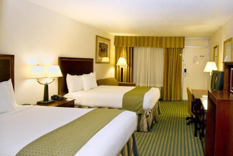 Clarion Inn Fredericksburg Eksteriør bilde
